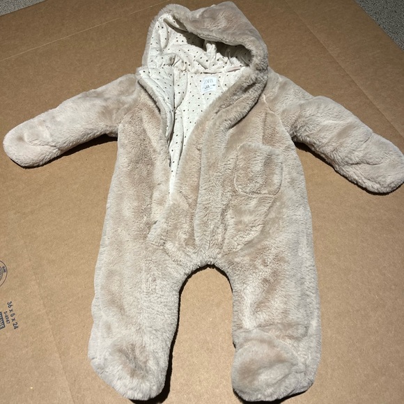 Zara Other - Zara Fur Baby Overall, button up,